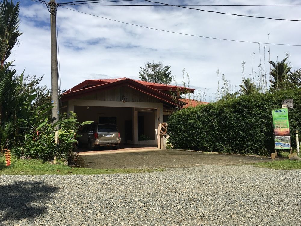 Many'S House Hotel Ballena Exterior foto